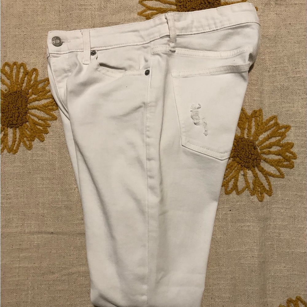 Gap brand white denim stretchy jeans . Size 27 regular. - Picture 5 of 5